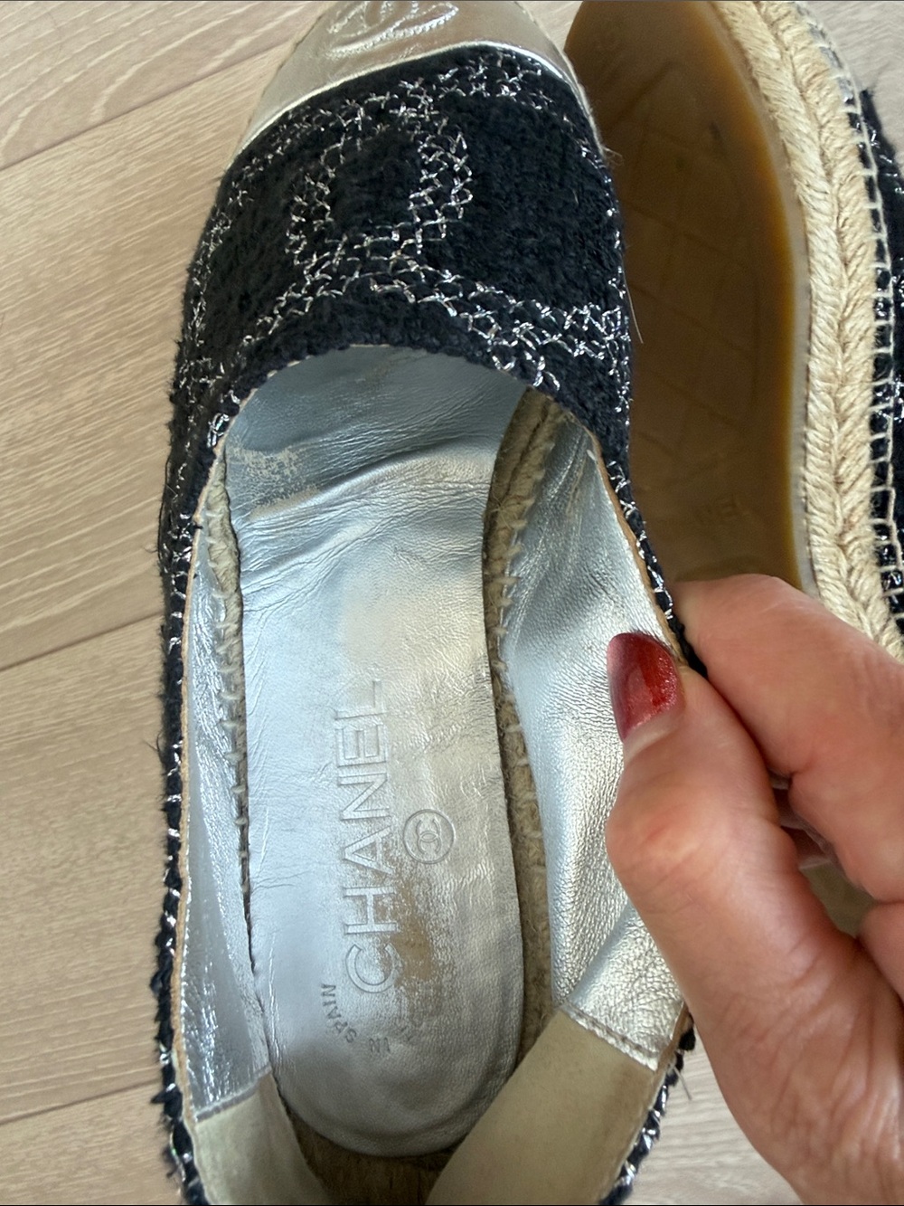 CHANEL Black Tweed Flats with Silver Cap Toe - Picture 7 of 14